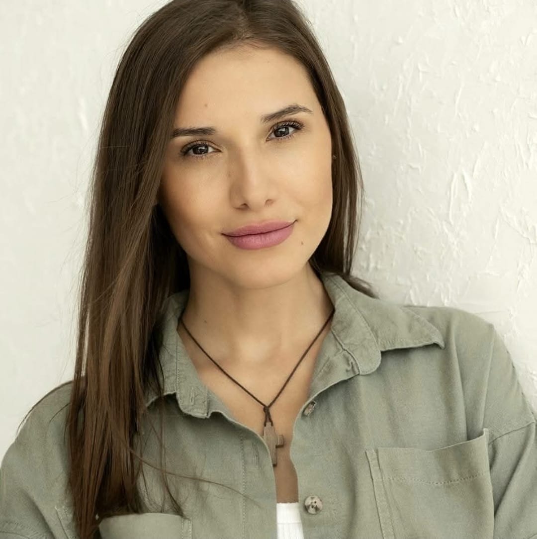 Ioana Picoș 2 Ioana Picoș